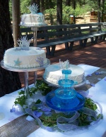 Fondant starfish with a glorious sea-colored fountain and crystal pillar system